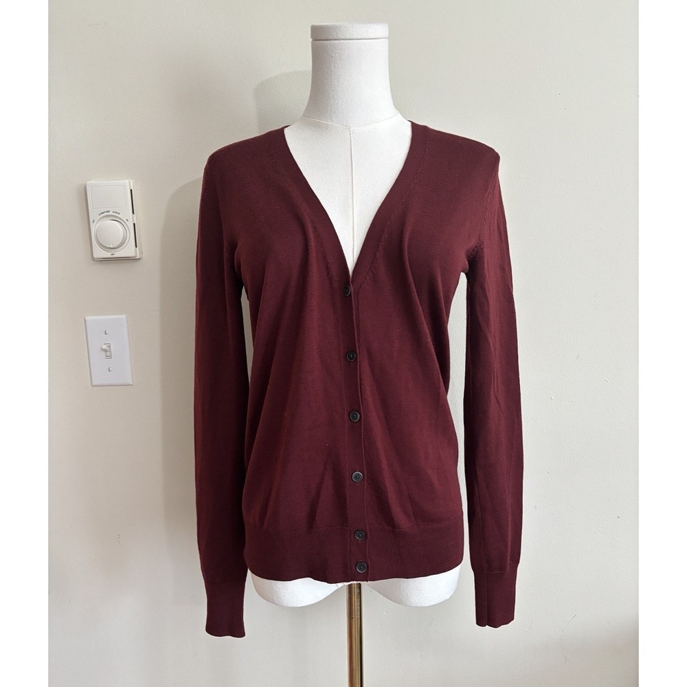 Uniqlo Womens XS Cardigan Sweater V Neck Wine Red 100% Wool Fall Minimalist Chic
